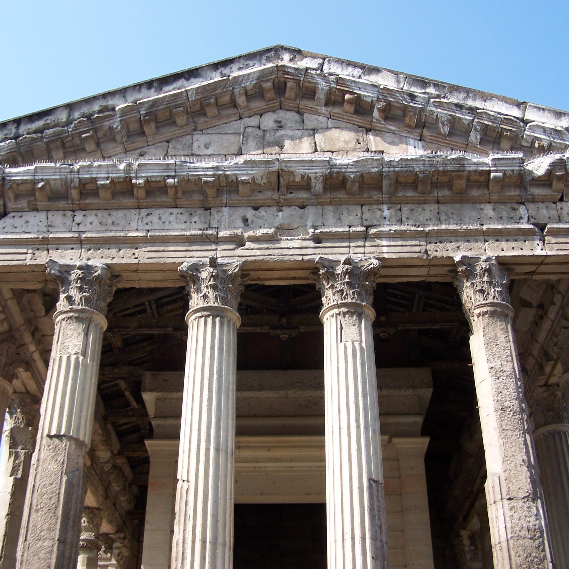 Temple d'Auguste et Livie, Vienne